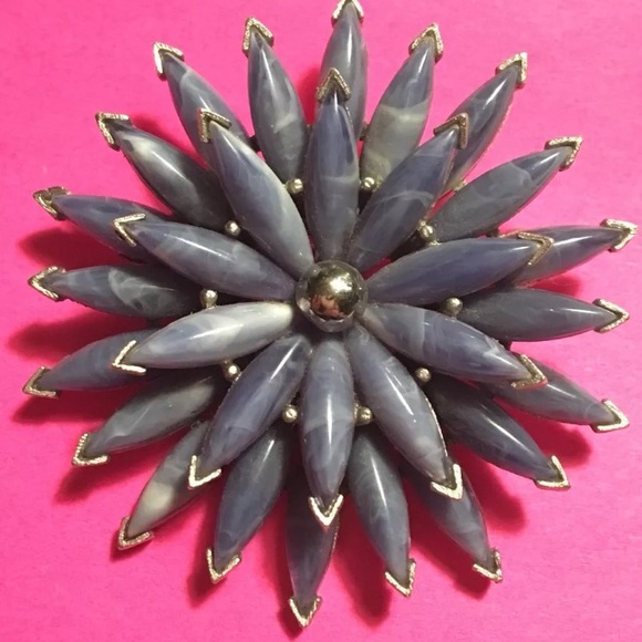 SPECTACULAR Crown Trifari Flower Petal Brooch WOW - Unique & Special Piece 🌺 - Picture 1 of 11